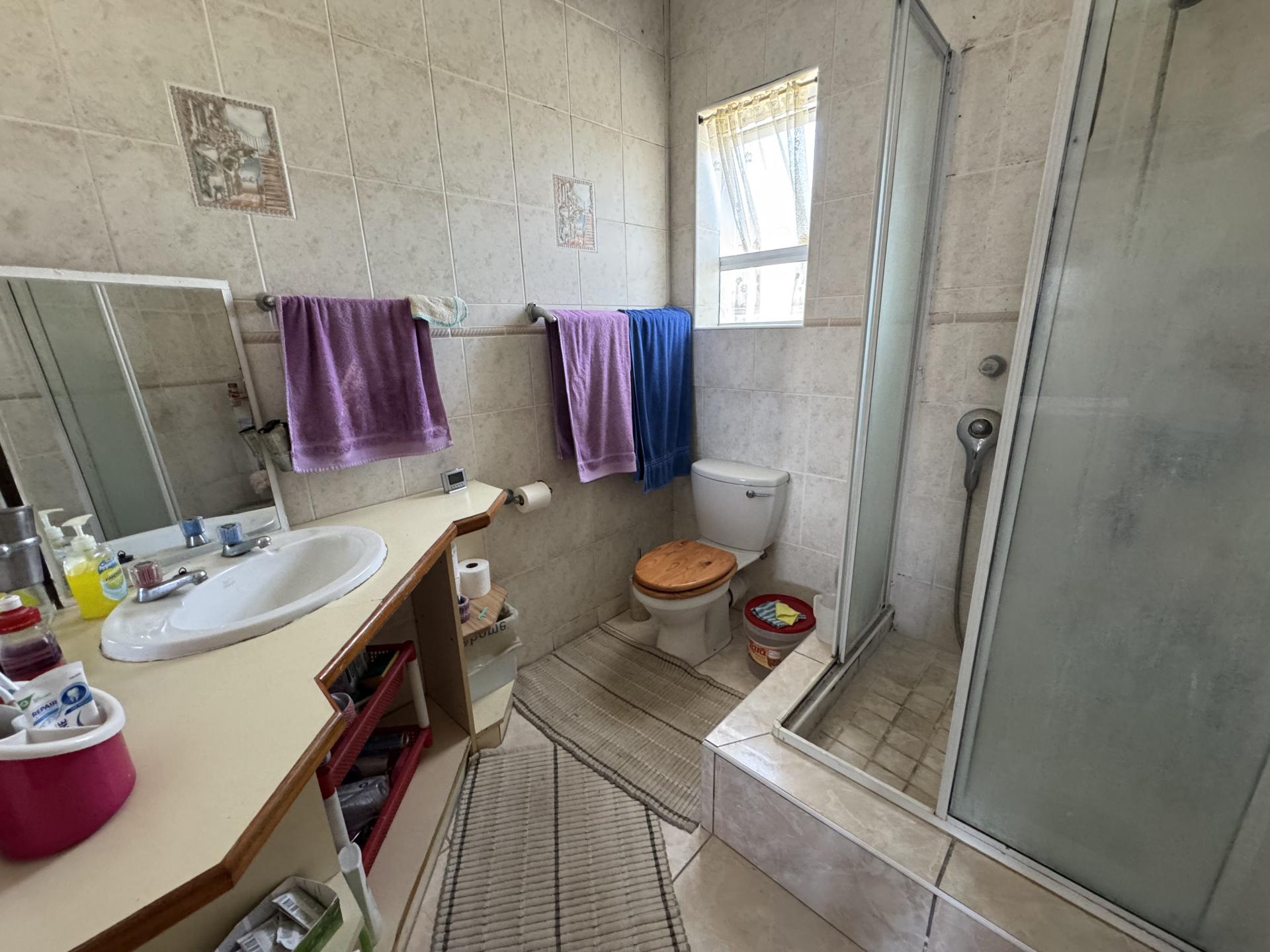 Bathroom 2 of property in Summerstrand