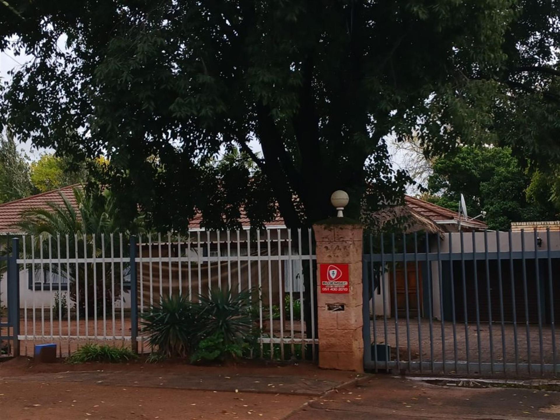 Front View of property in Bloemfontein
