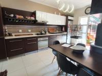  of property in Glenvista