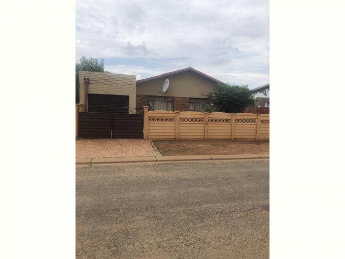 3 Bedroom House for Sale For Sale in Eldorado Park AH - MR561399