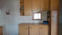 Kitchen - 14 square meters of property in Burlington Heights