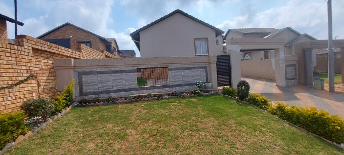 3 Bedroom House for Sale For Sale in Witpoortjie - MR561422