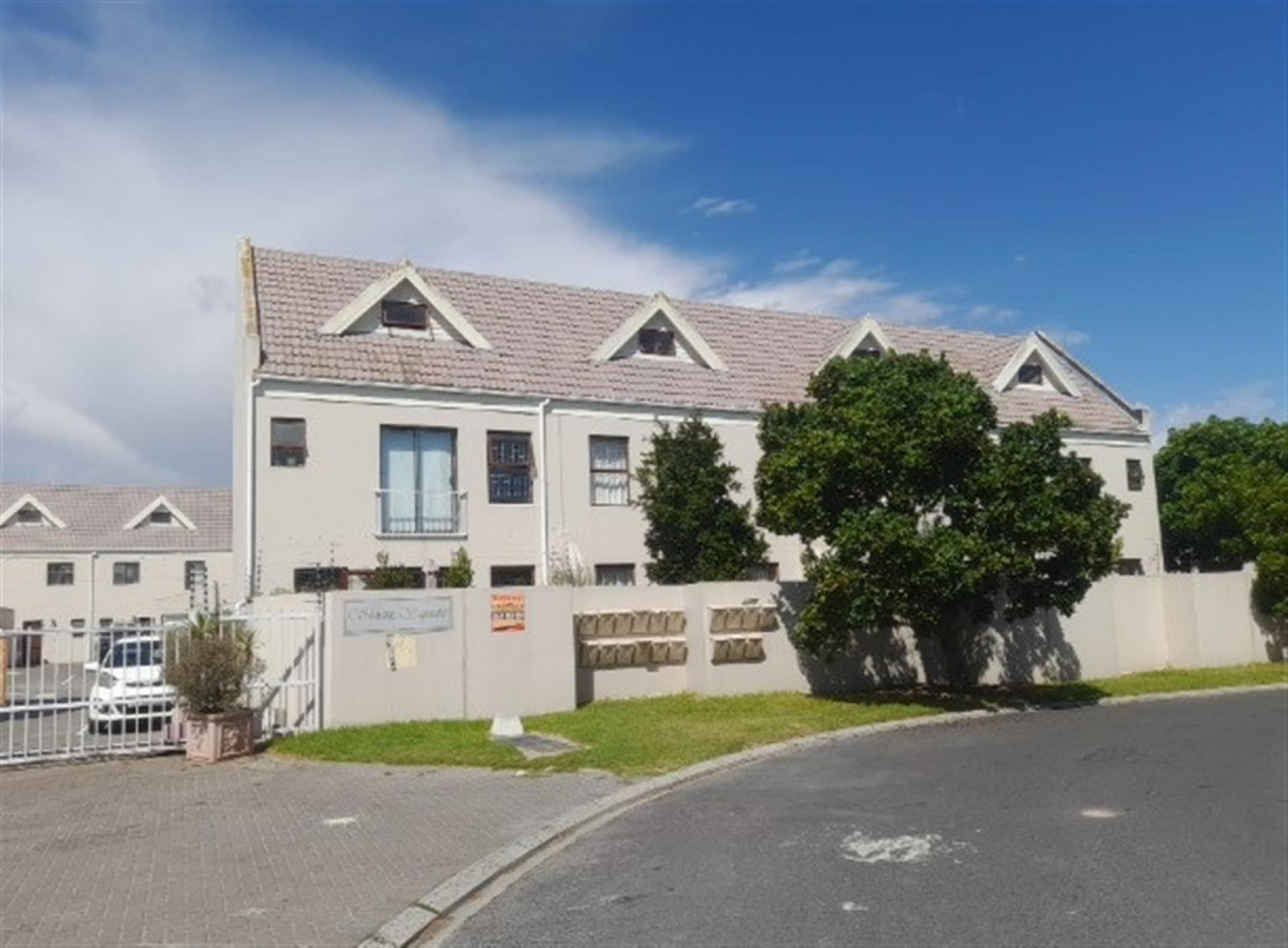 Front View of property in Parklands