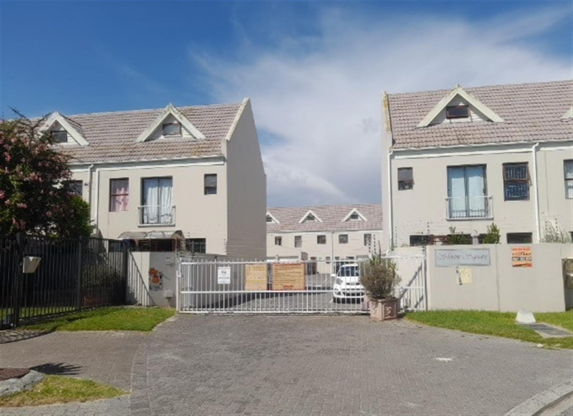 Front View of property in Parklands