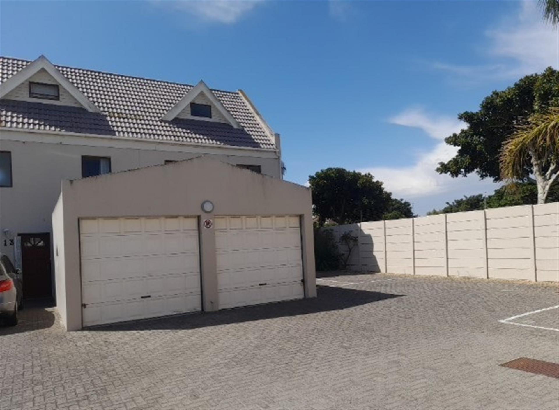 Front View of property in Parklands
