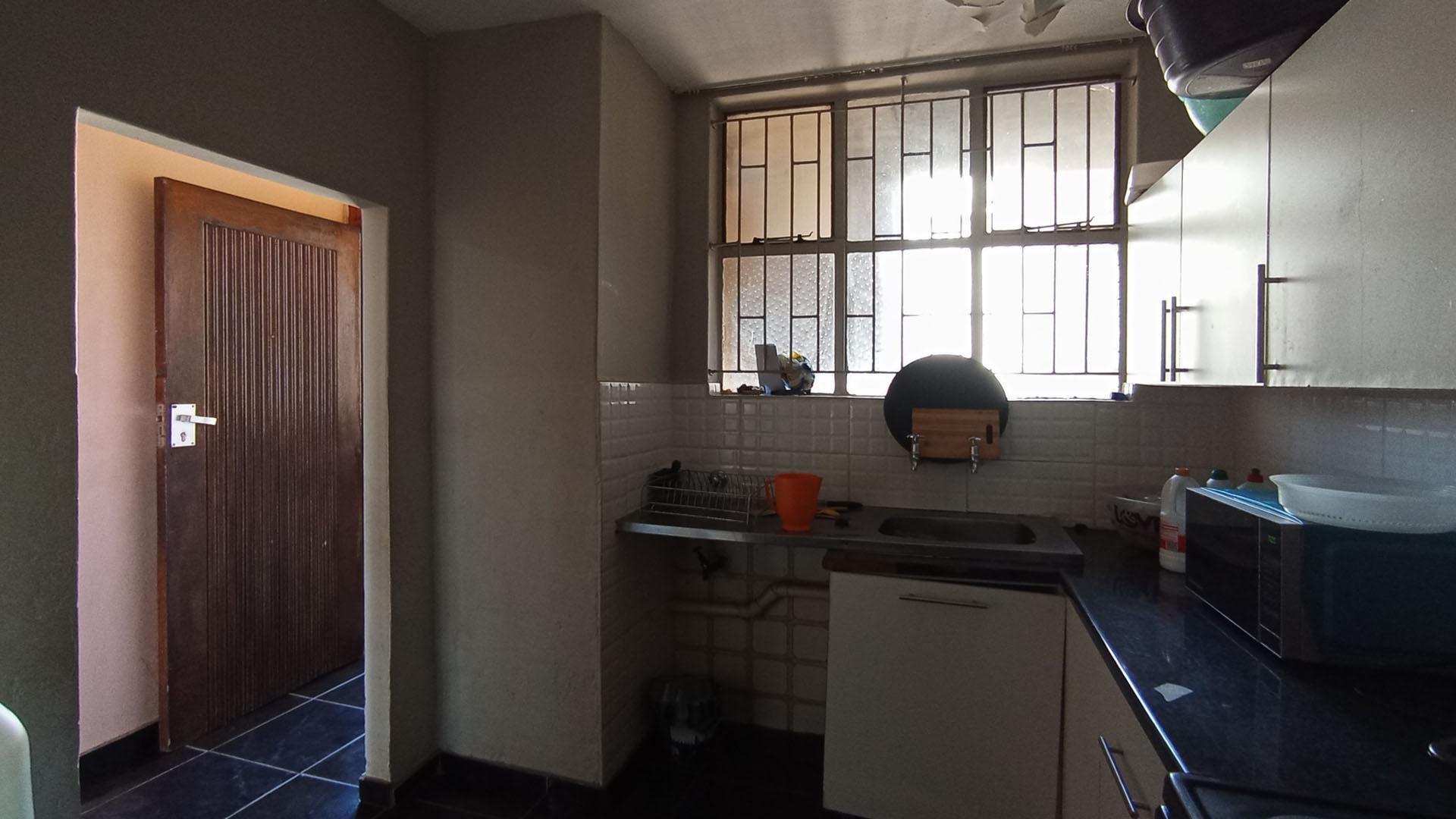 Kitchen - 9 square meters of property in Pretoria Central