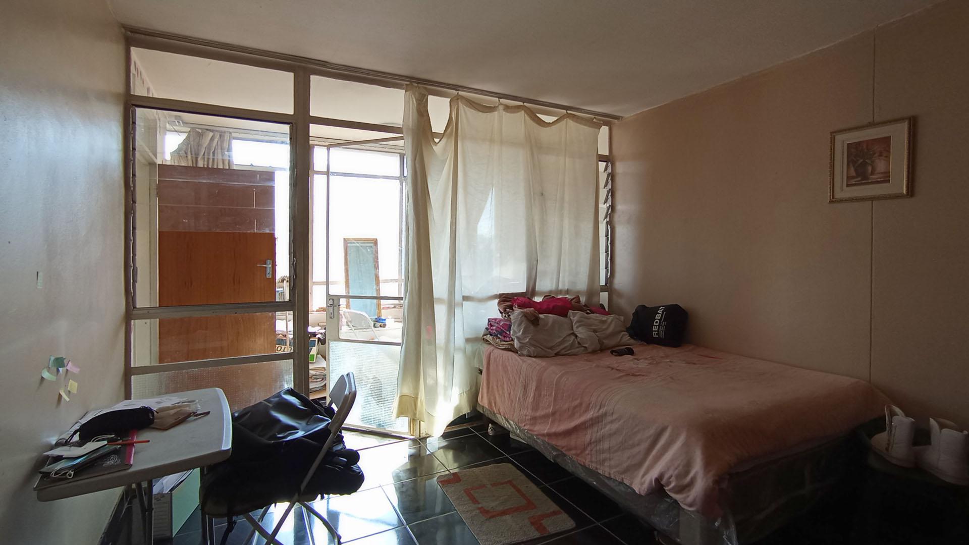 Bed Room 2 - 15 square meters of property in Pretoria Central