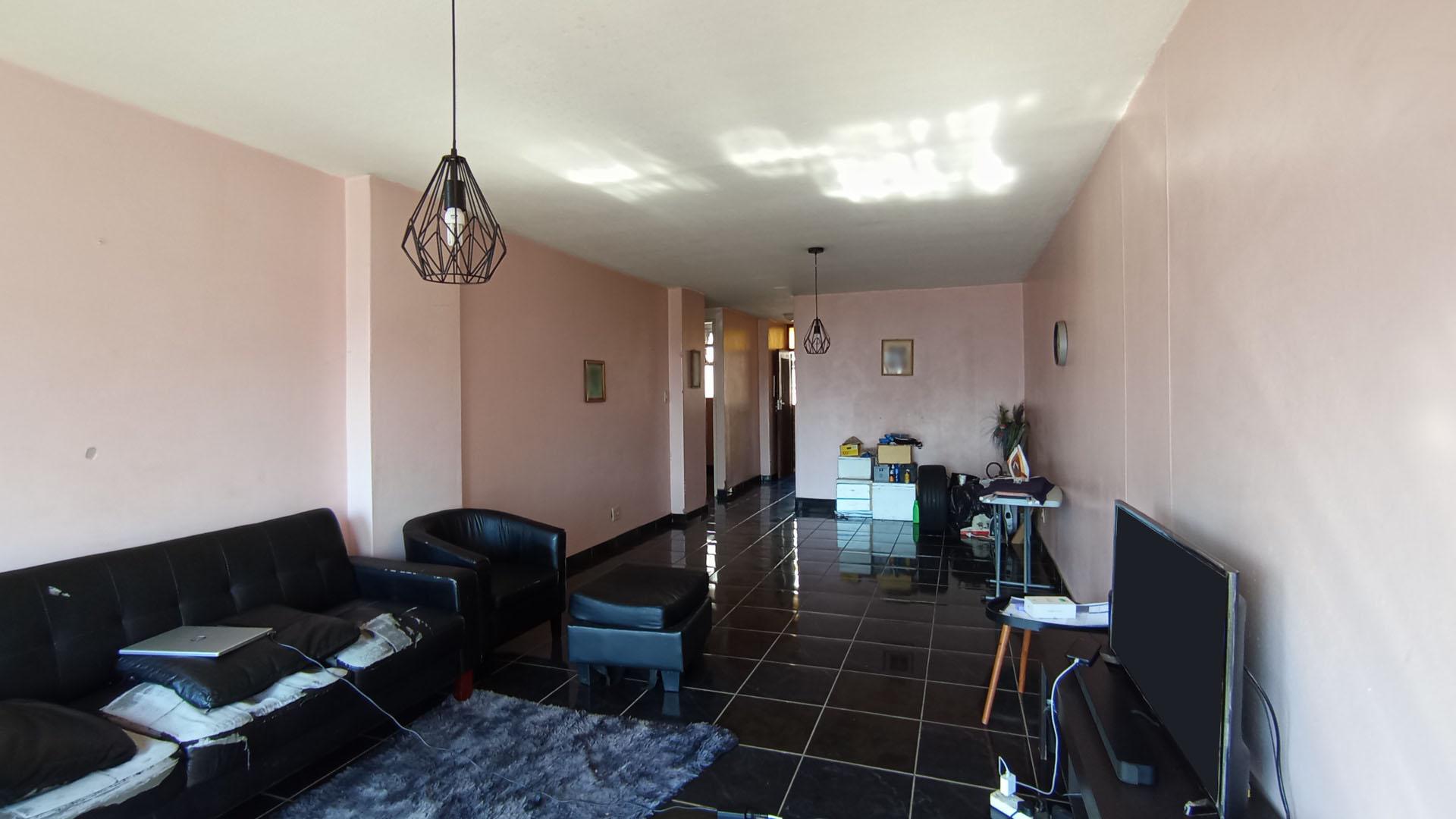 Lounges - 32 square meters of property in Pretoria Central