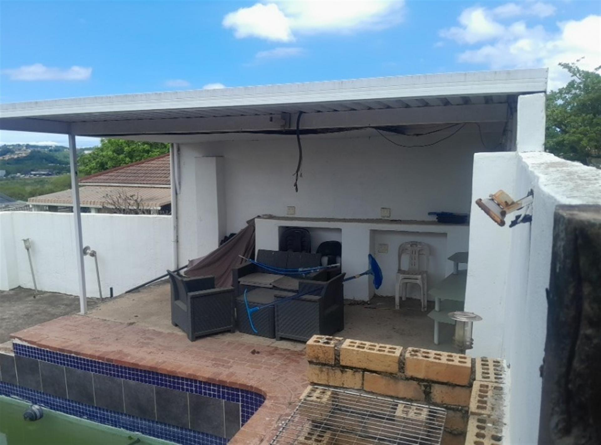 Swimming Pool of property in New Dawn Park