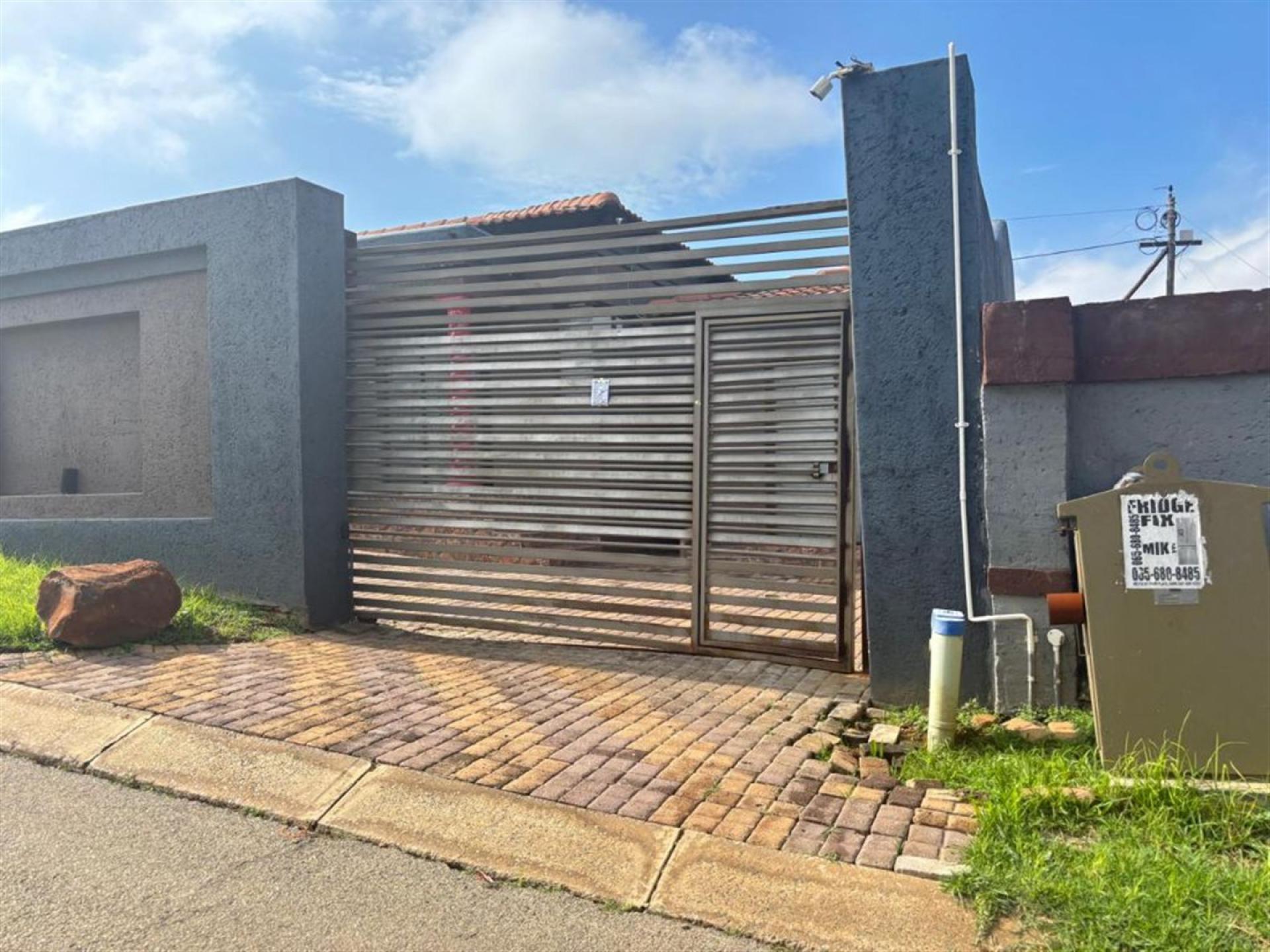 Front View of property in Naturena