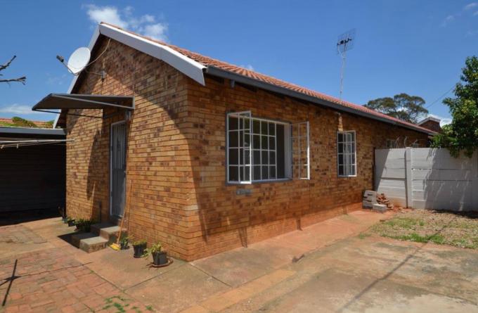 2 Bedroom House for Sale For Sale in Elandspoort - MR561800