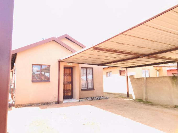 2 Bedroom House for Sale For Sale in Soshanguve East - MR561803