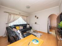 Lounges - 23 square meters of property in Brackendowns