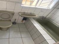 Bathroom 1 - 4 square meters of property in Philip Nel Park