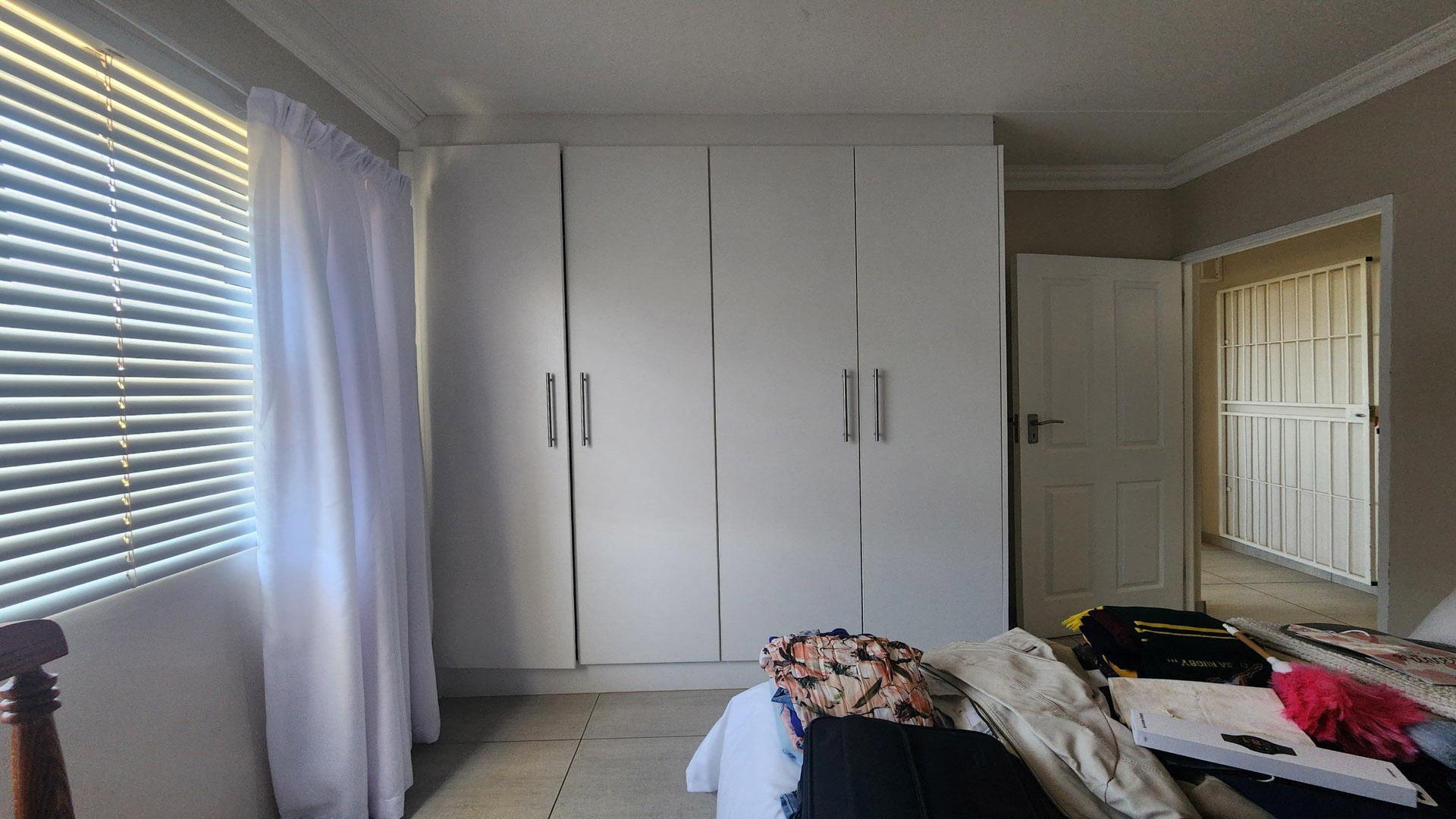 Bed Room 3 of property in Jeffrey's Bay