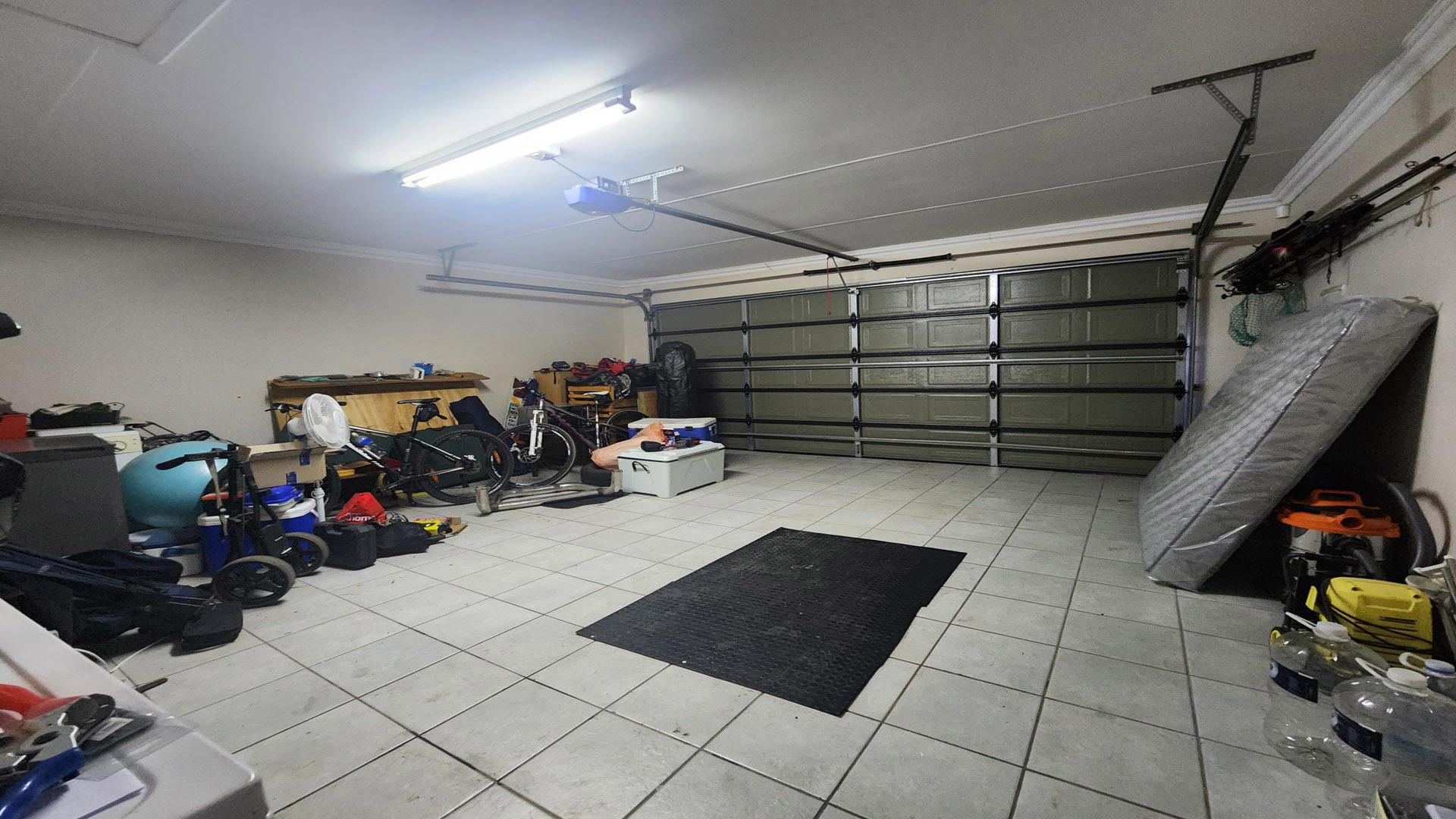 Garage of property in Jeffrey's Bay