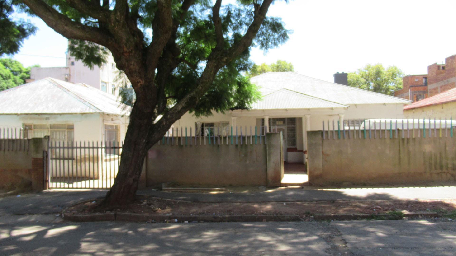 Front View of property in Yeoville