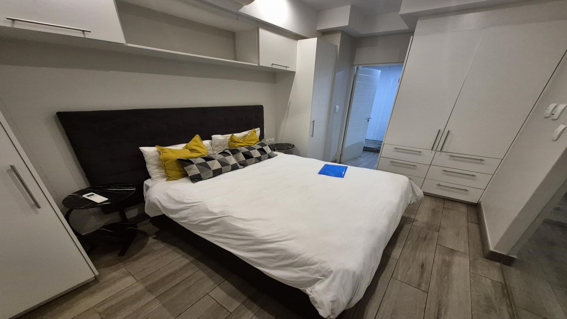 Bed Room 1 of property in Ashlea Gardens