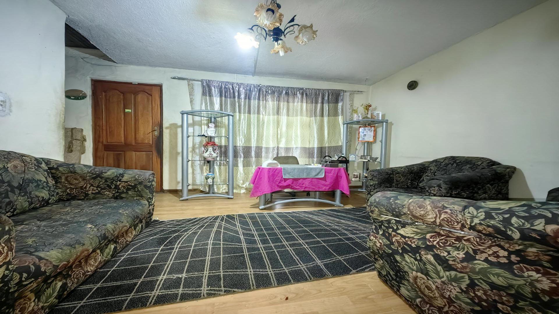 Lounges of property in Mitchells Plain