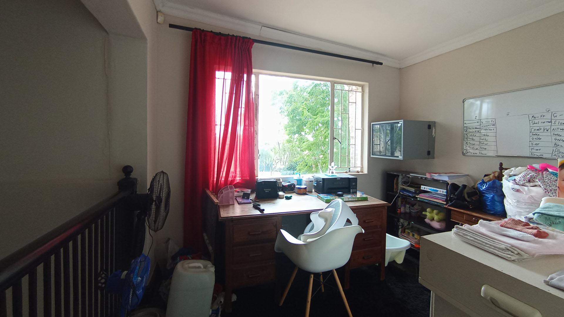 Study - 9 square meters of property in Garsfontein