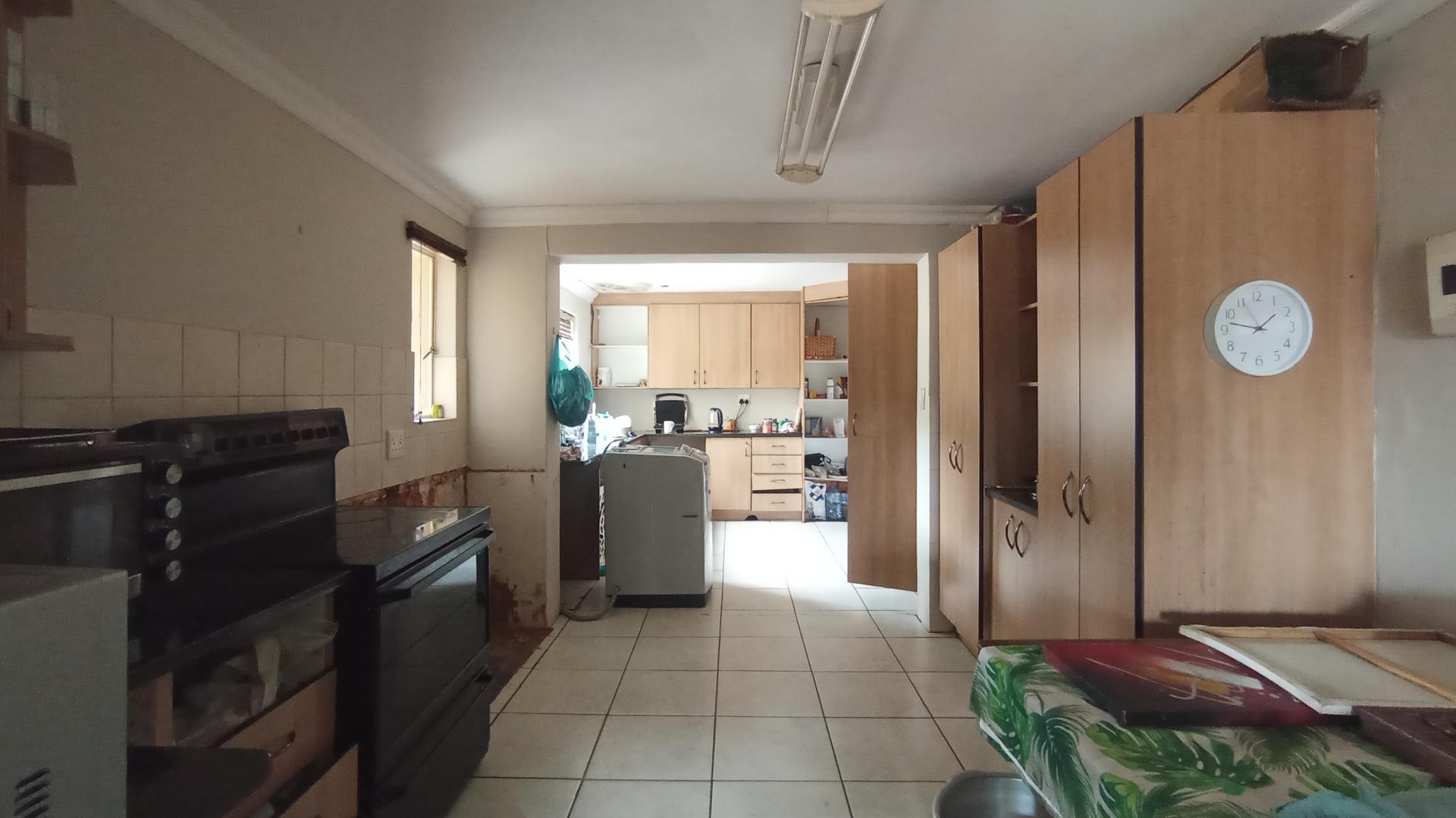 Kitchen - 23 square meters of property in Garsfontein