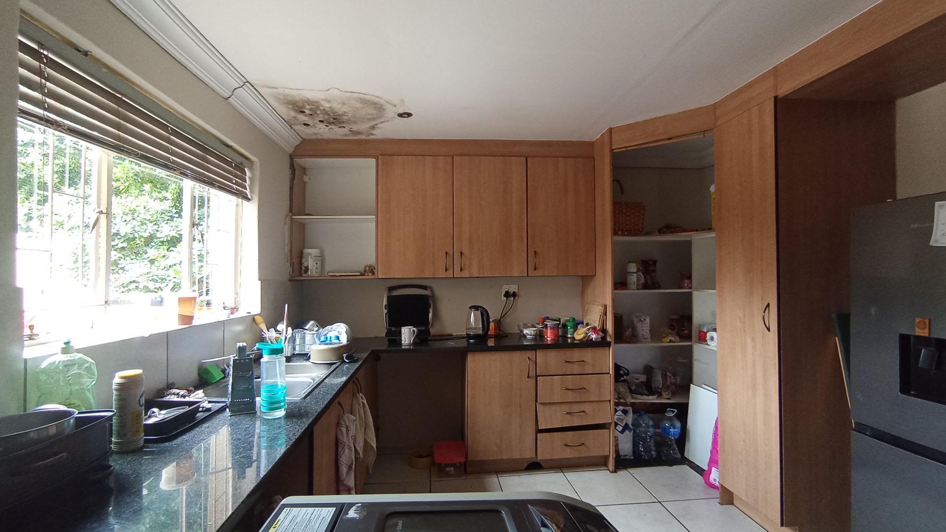 Kitchen - 23 square meters of property in Garsfontein
