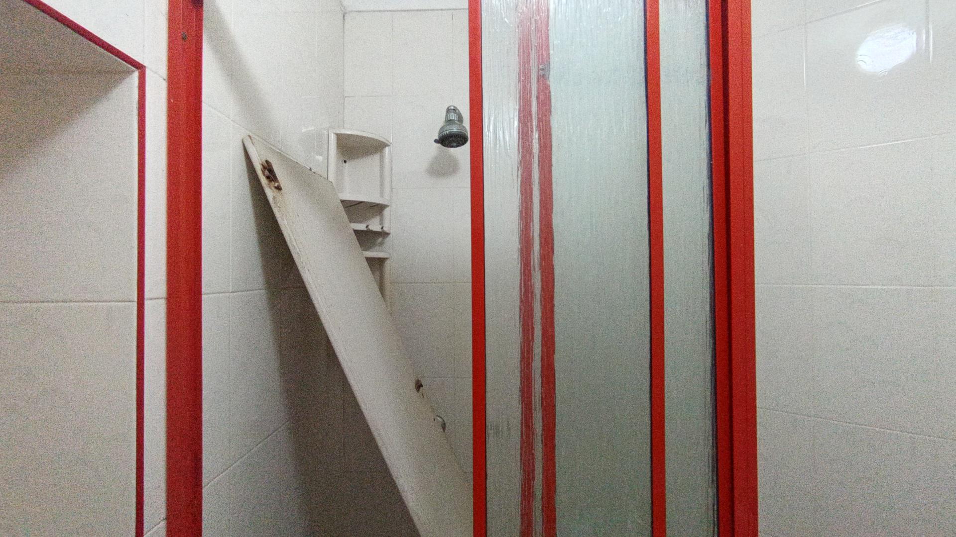 Bathroom 1 - 4 square meters of property in Isipingo Beach