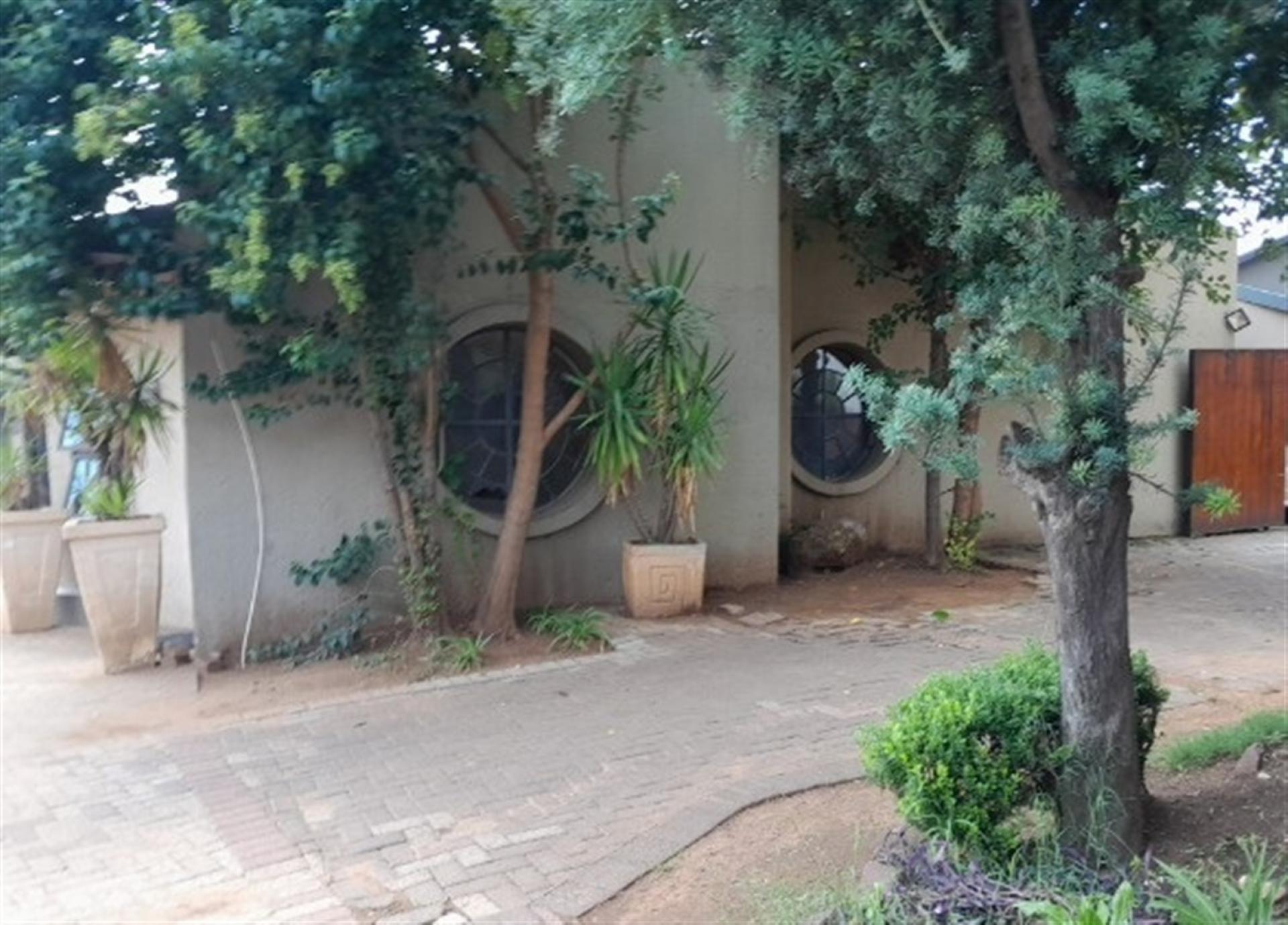 Front View of property in Middelburg - MP