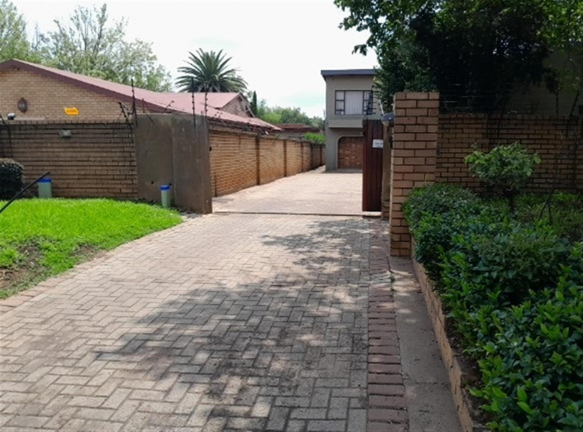 Front View of property in Middelburg - MP