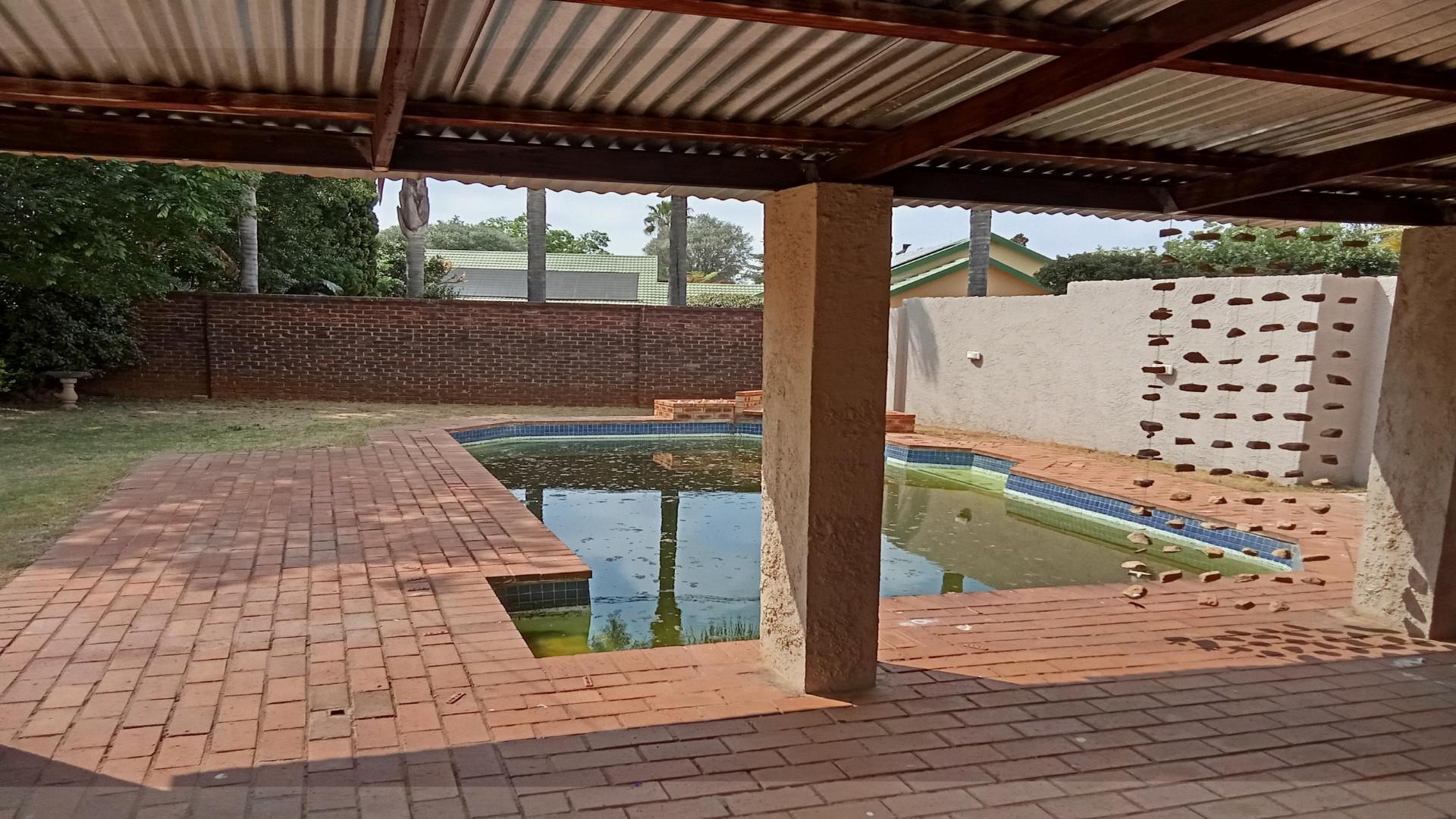 Backyard of property in Atlasville