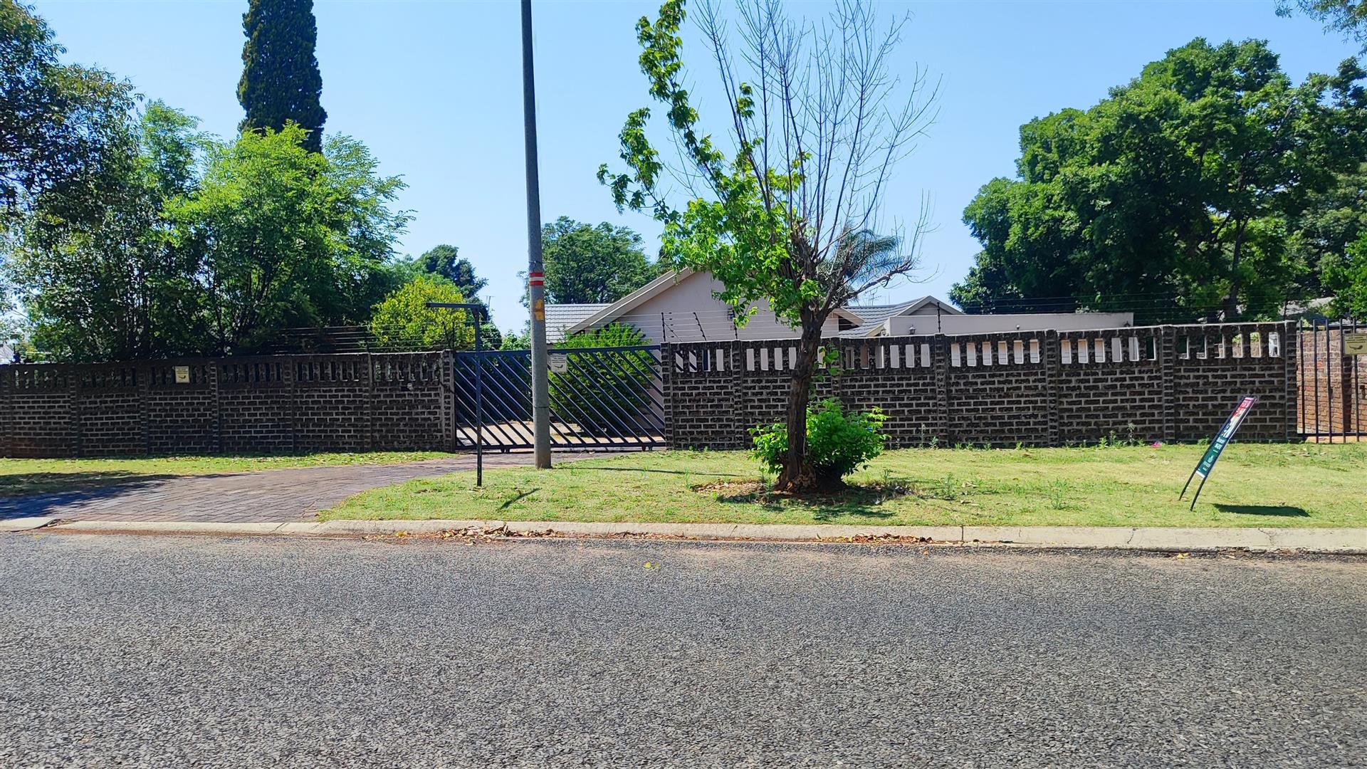 Front View of property in Atlasville