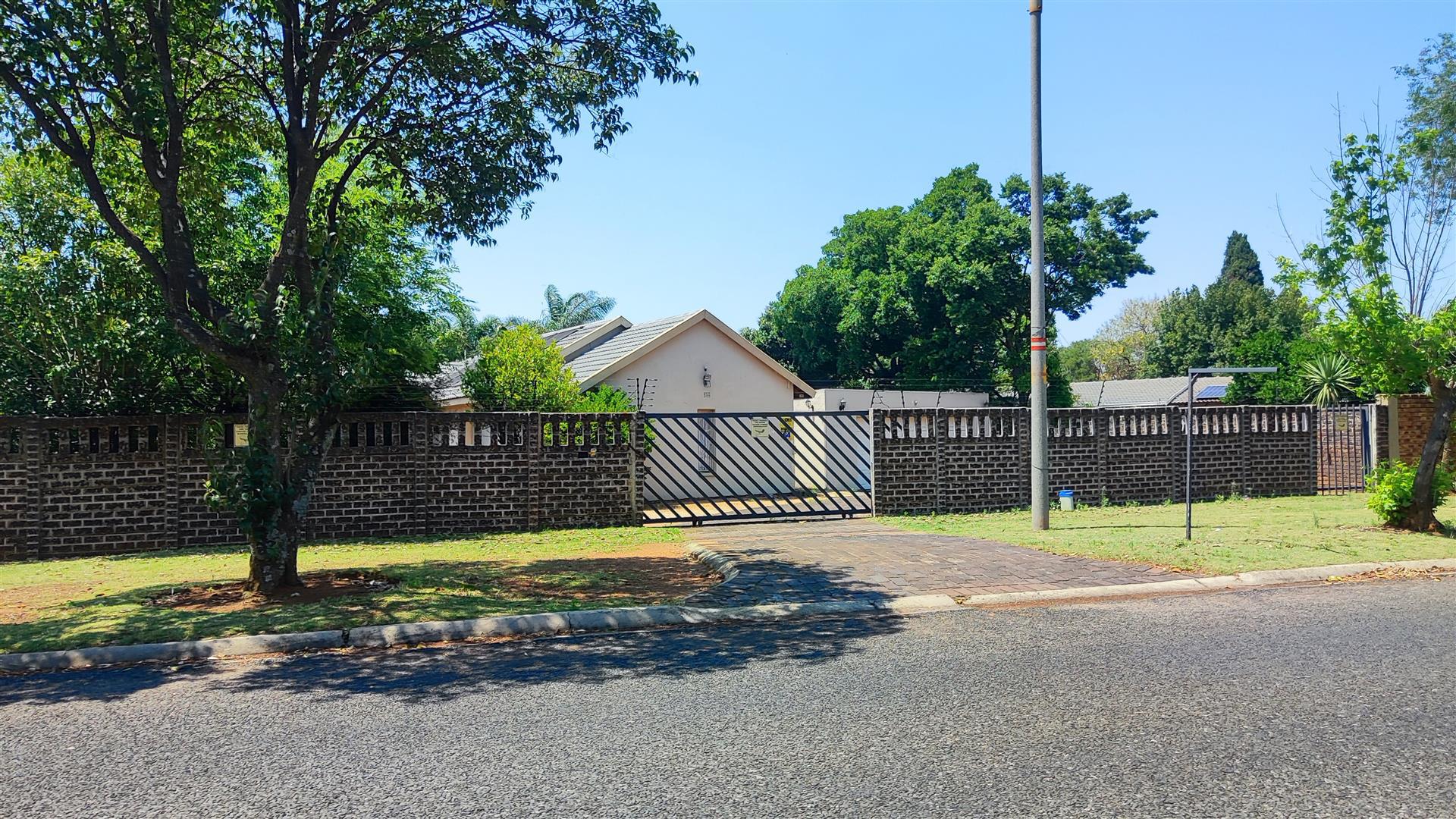 Front View of property in Atlasville