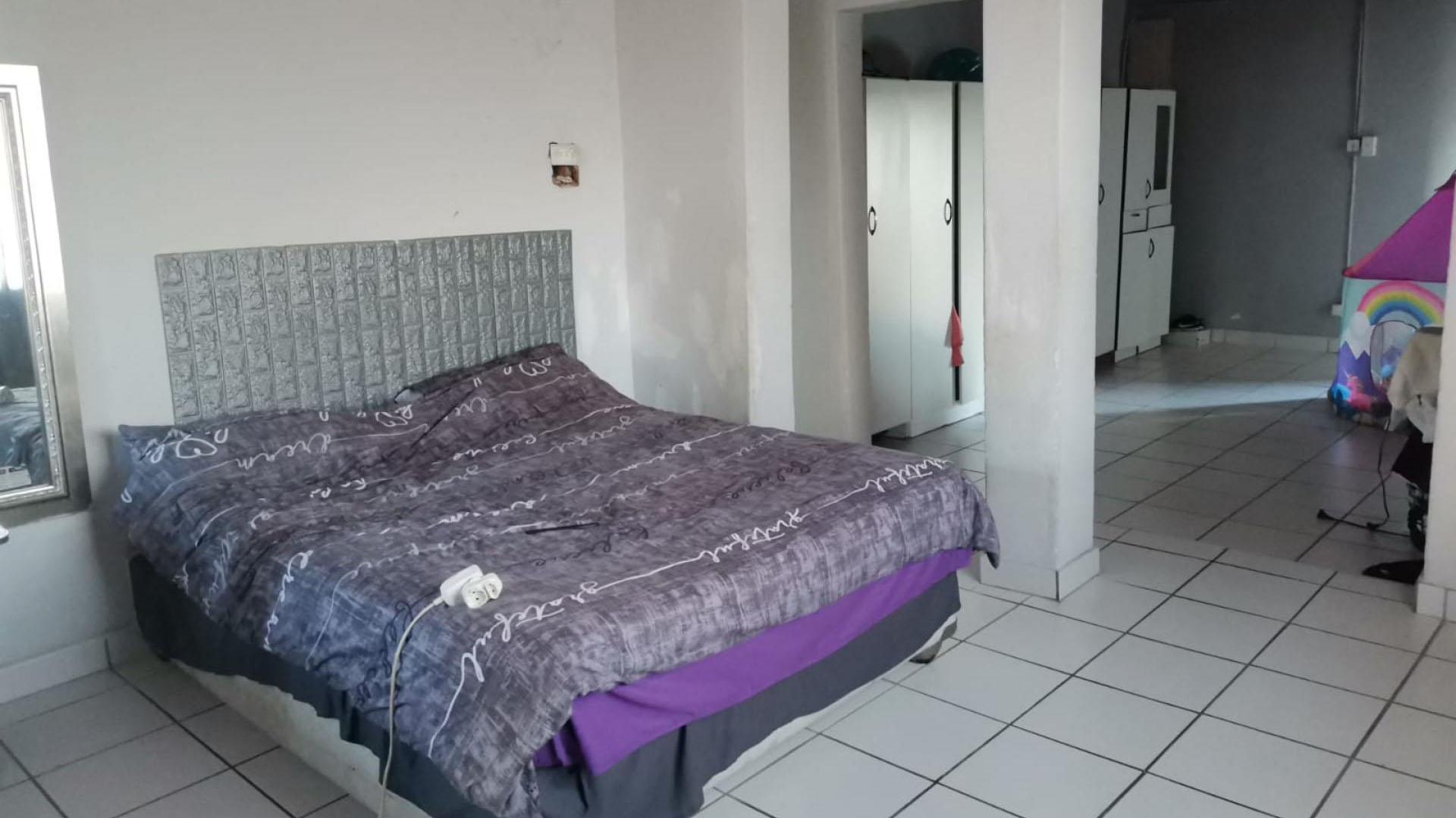 Bed Room 1 - 11 square meters of property in Moorton