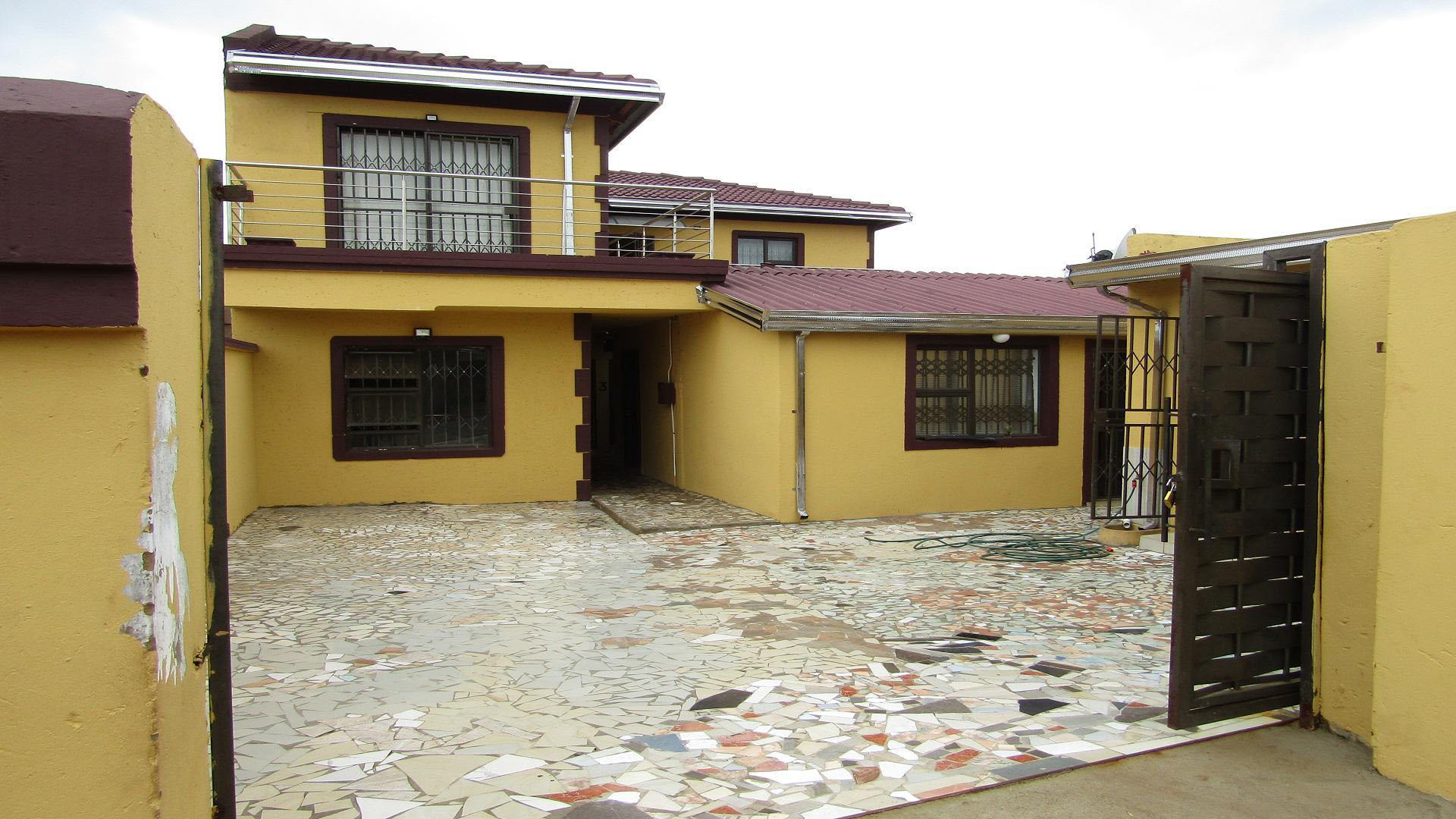 Front View of property in Dobsonville