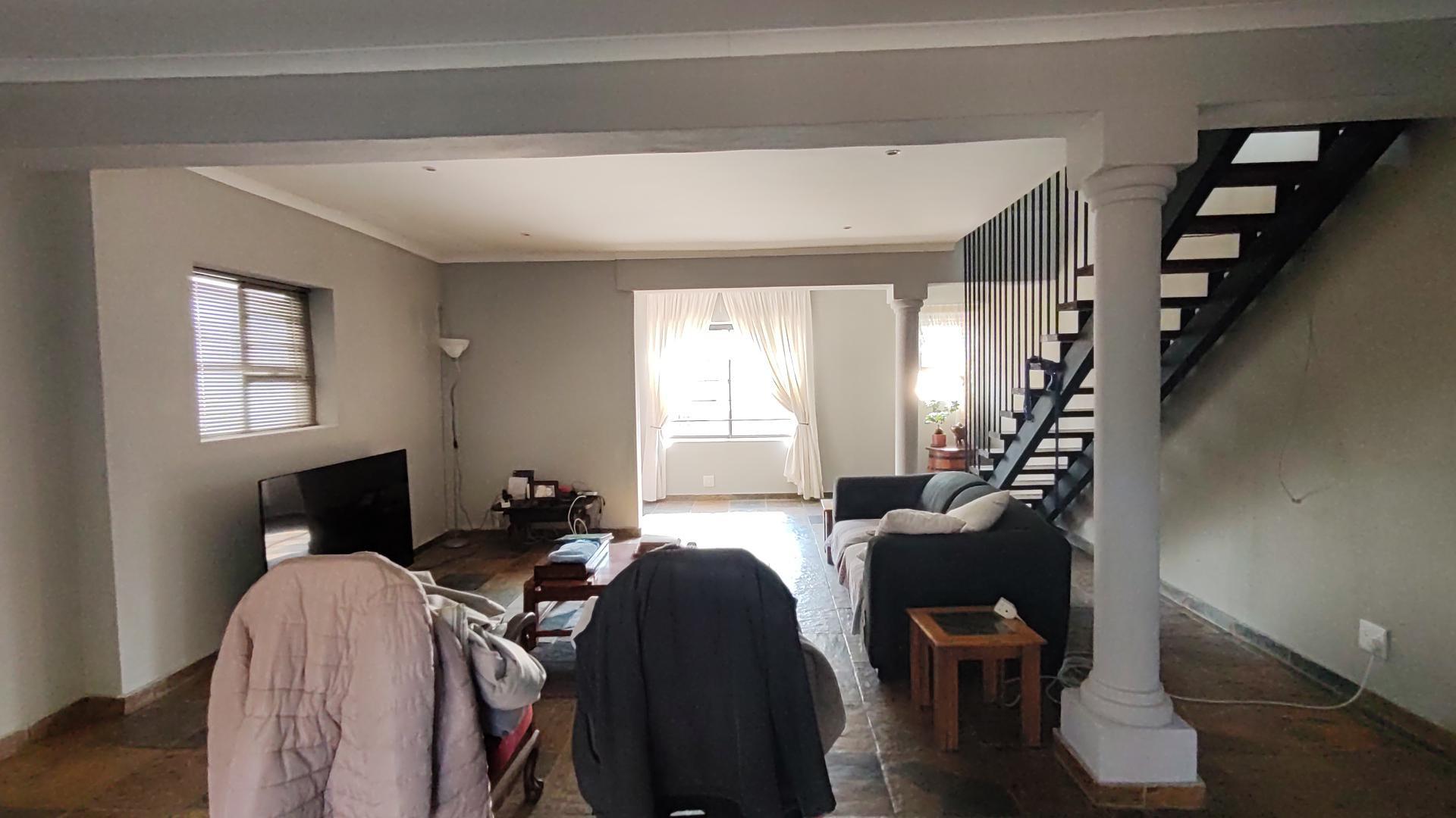 Lounges of property in Port Elizabeth Central