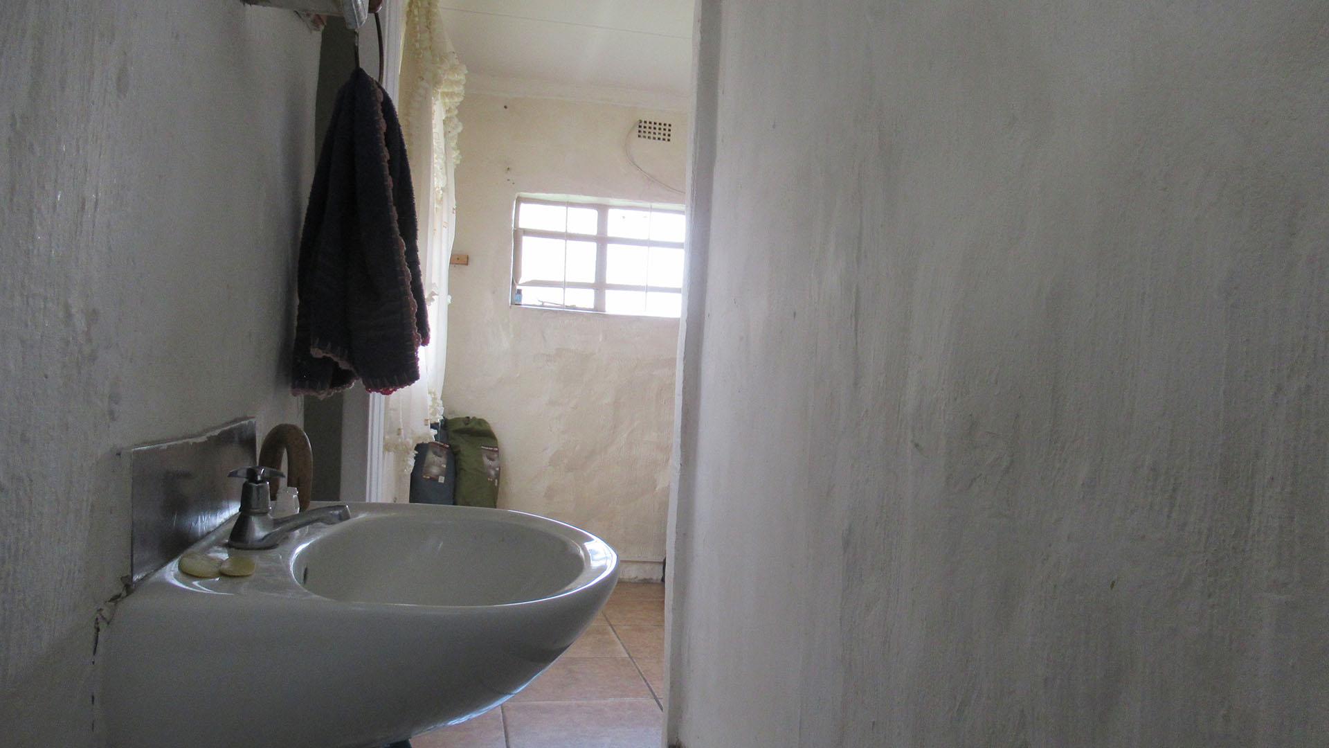Bathroom 2 of property in Vanderbijlpark