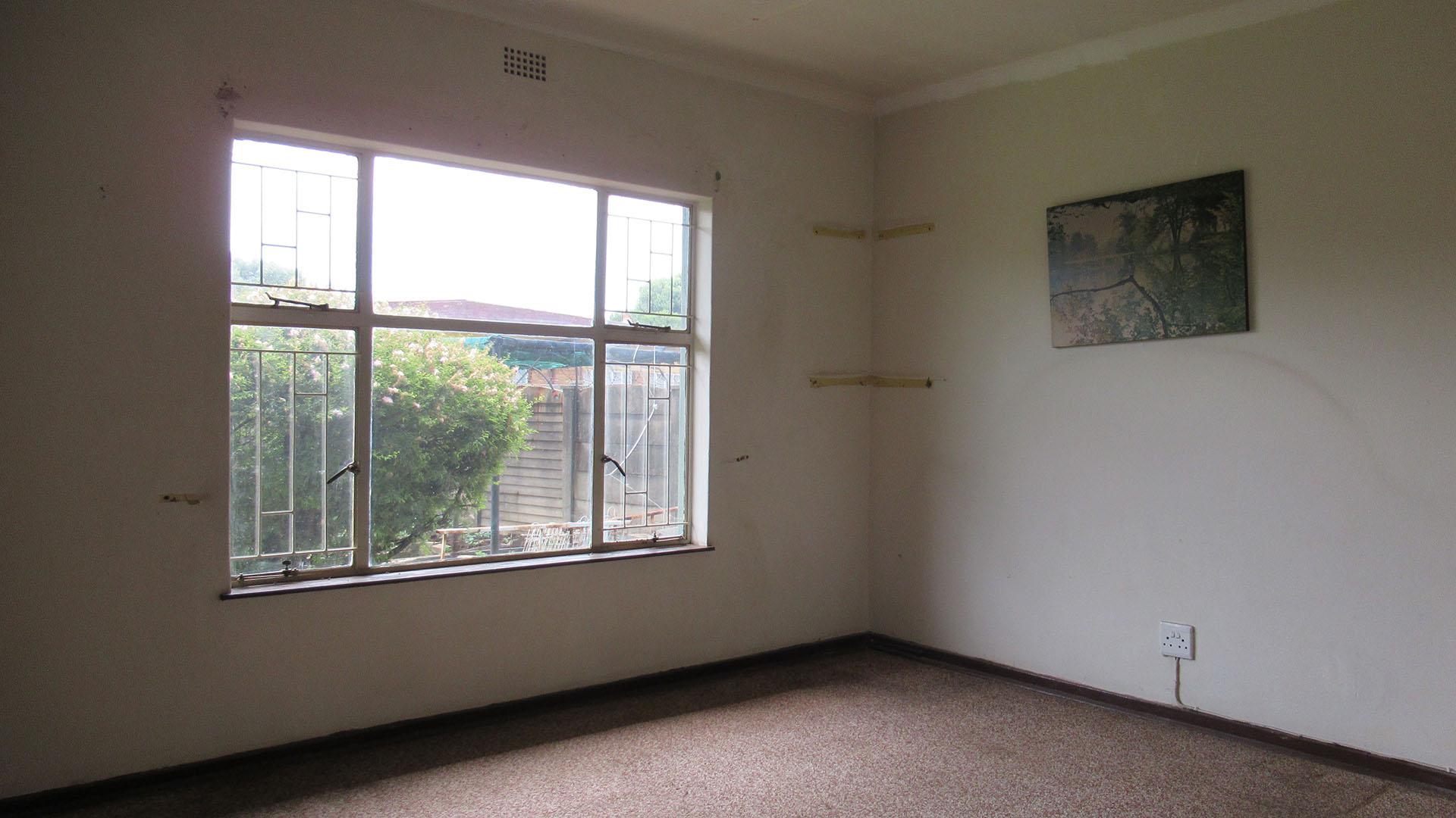 Bed Room 2 - 22 square meters of property in Vanderbijlpark