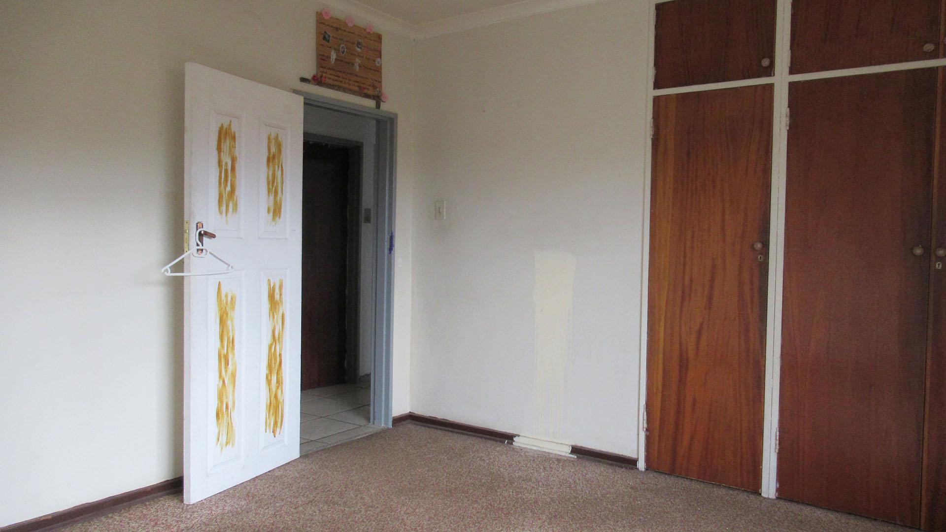 Bed Room 2 - 22 square meters of property in Vanderbijlpark