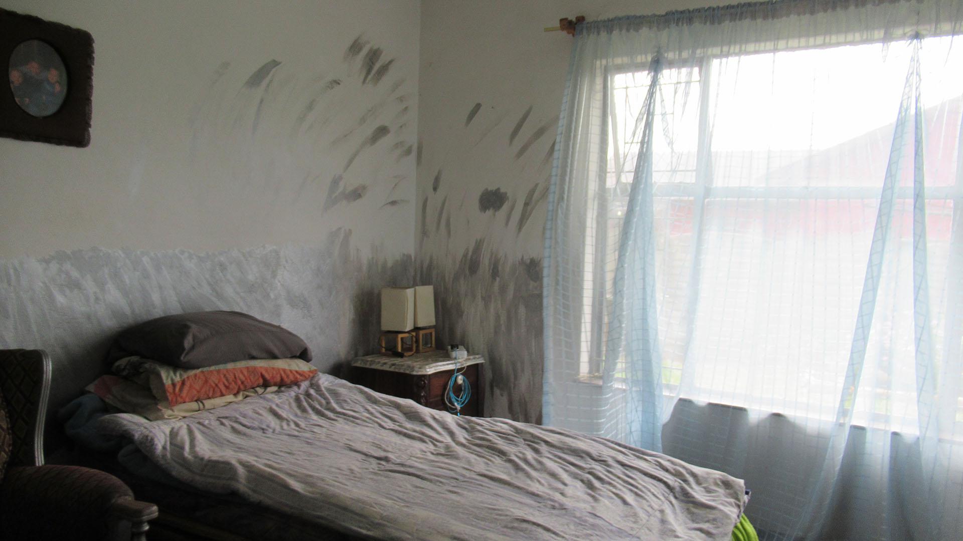 Bed Room 1 - 13 square meters of property in Vanderbijlpark