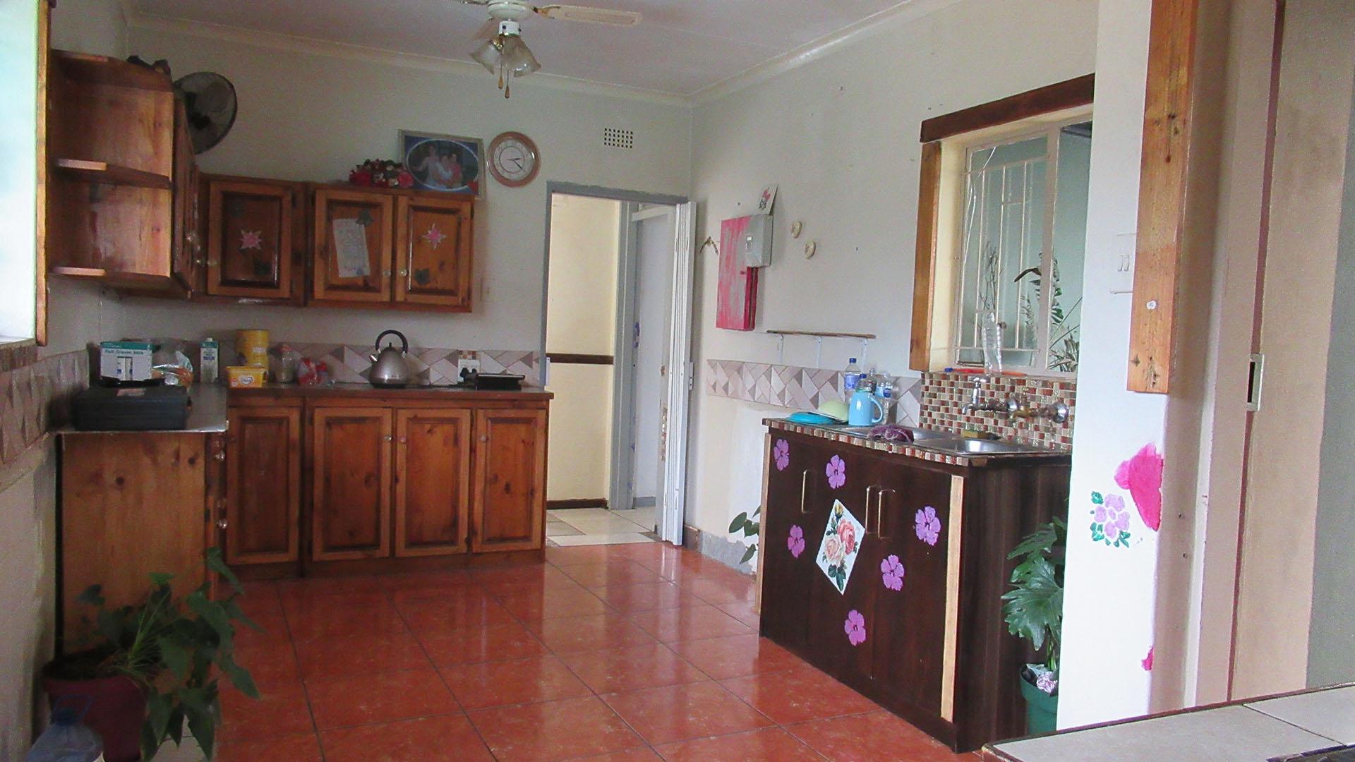 Kitchen - 16 square meters of property in Vanderbijlpark