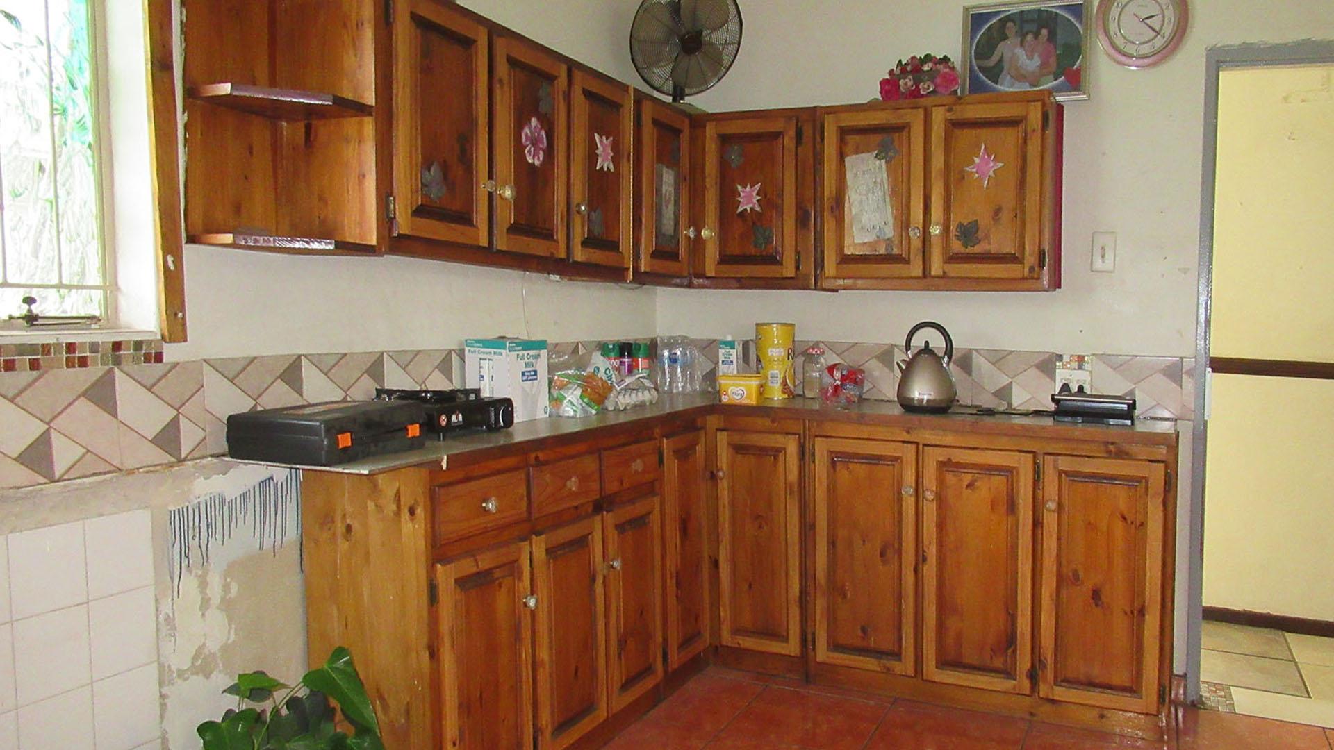 Kitchen - 16 square meters of property in Vanderbijlpark