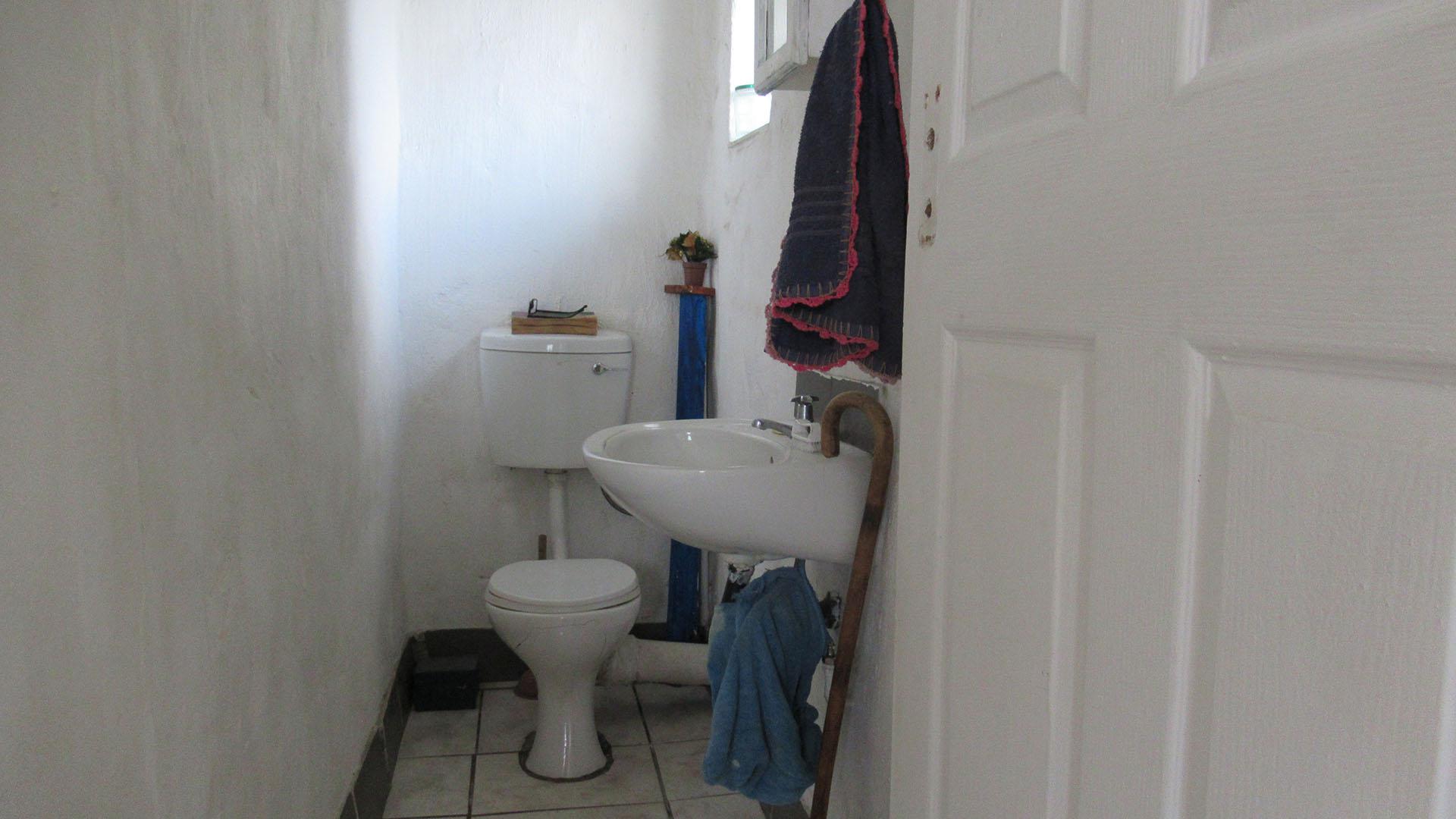Bathroom 2 of property in Vanderbijlpark