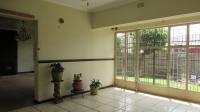 Lounges - 21 square meters of property in Vanderbijlpark