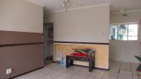Lounges - 21 square meters of property in Vanderbijlpark