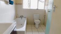 Bathroom 2 - 7 square meters of property in Woodside