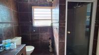 Main Bathroom - 13 square meters of property in Paarl