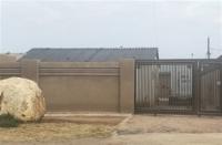 Front View of property in Molapo