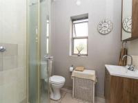 Bathroom 1 - 5 square meters of property in Lone Hill