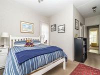 Main Bedroom - 20 square meters of property in Lone Hill
