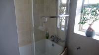 Bathroom 1 - 5 square meters of property in Lone Hill